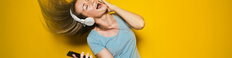 优游国际铁粉聚集地球迷社区热闹的在线讨论与互动场景